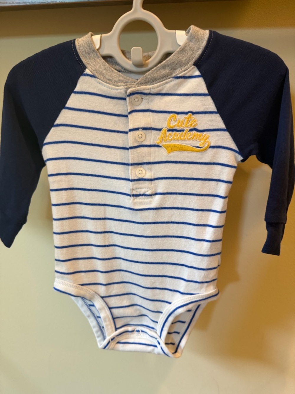 CUTE ACADEMY Carter's Baby Boys One Piece Bodysuit Size 6 Months